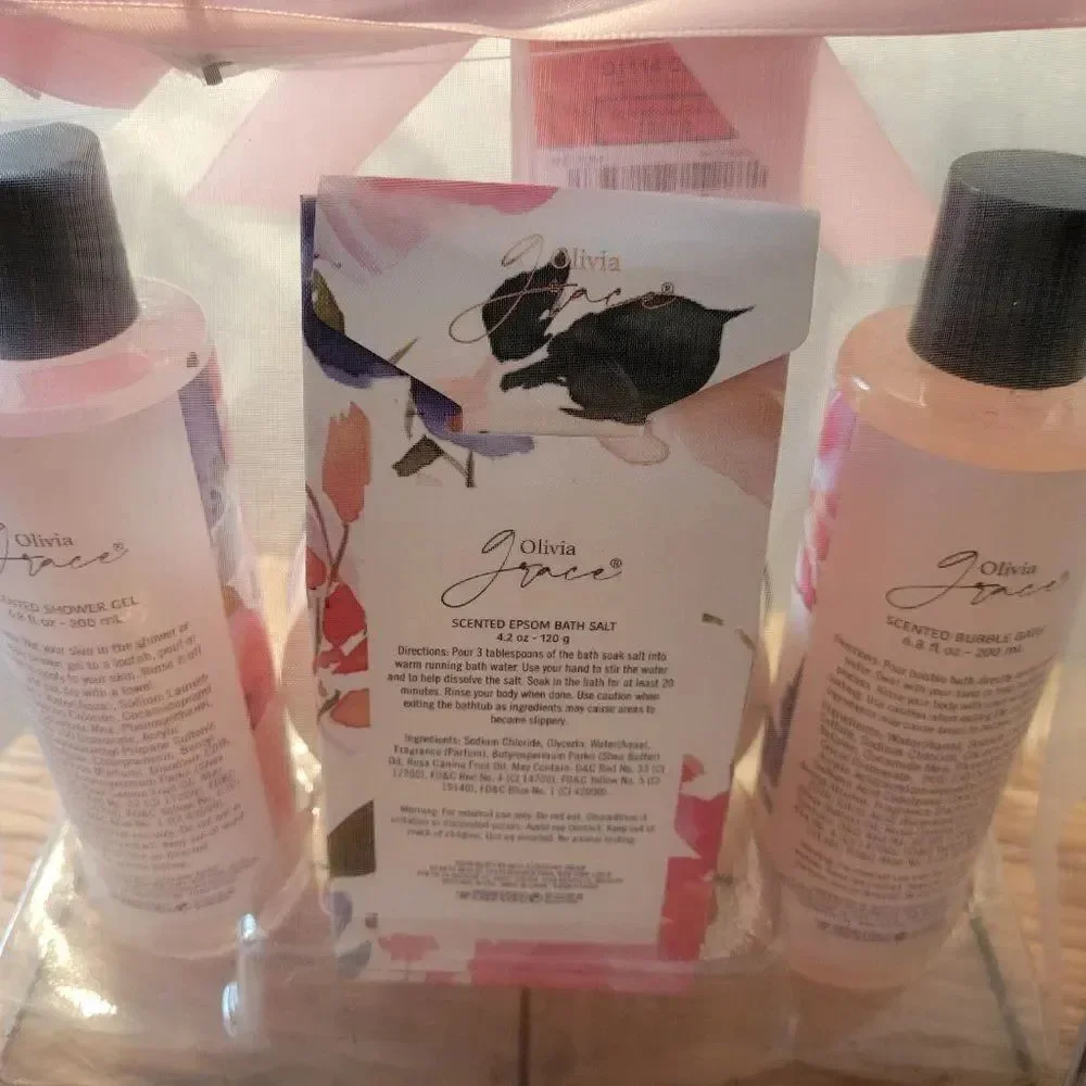 OIL INFUSED A4 ROSEHIP VANILLA PICIECE BATH SET